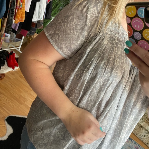 anthropologie dolan snake print short sleeve blouse - Picture 5 of 5